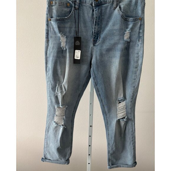 NWT Boyfriend Jeans 13 Light Wash Distressed Cropped Streetwear Festival Grunge - Picture 15 of 15